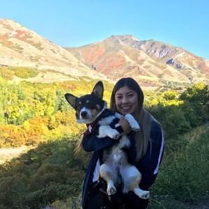 Meet your Posher, Cinthia